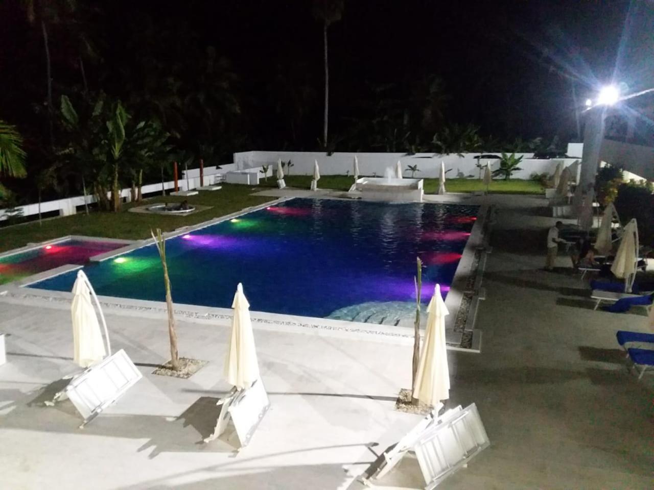 Oasi Encantada - Beach Resort Barahona Exteriör bild